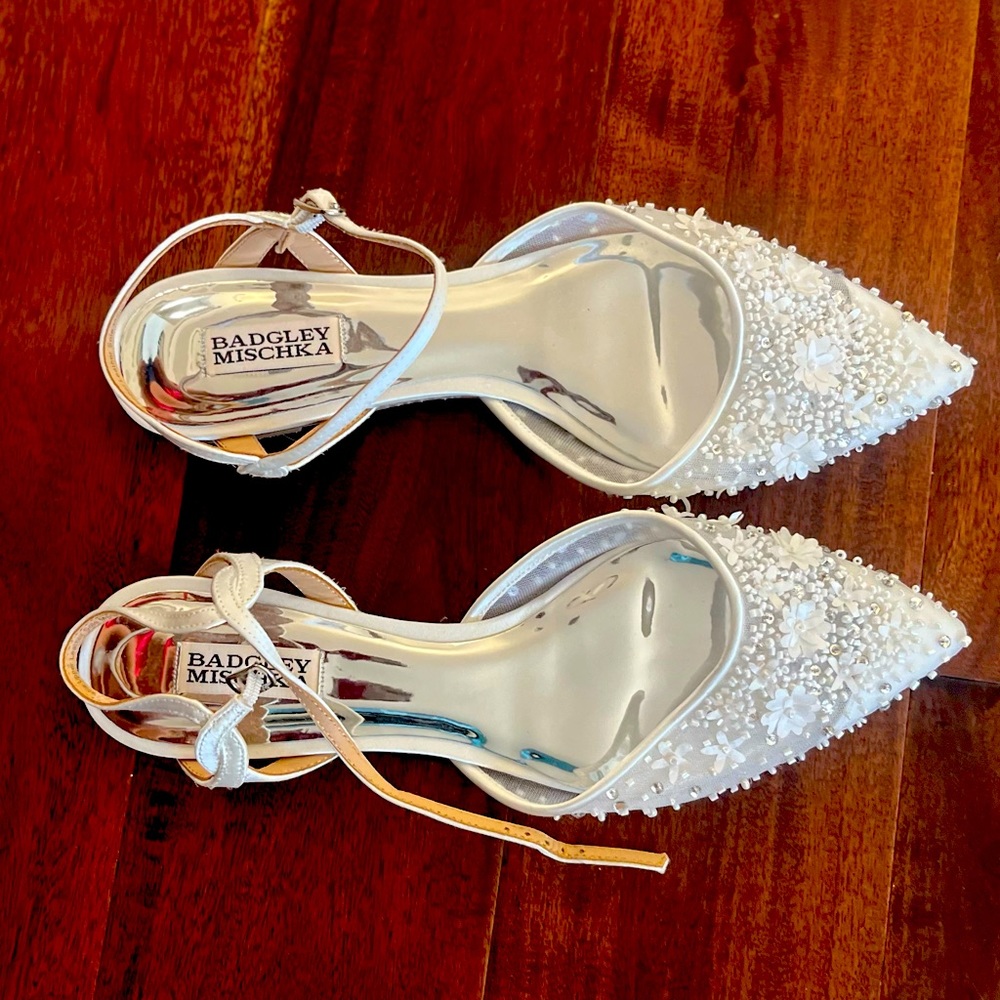 Badgley Mischka Women's Carissa Ballet Flat